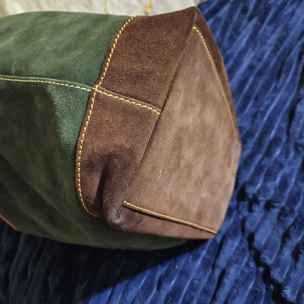 Green and Brown Dooney & Bourke Fir Medium Lee Tote Bag - Picture 3 of 10